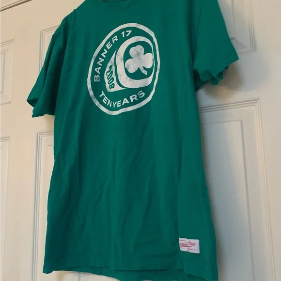 Boston Celtics Mitchell & Ness Banner 17 2008 Ten Years World Championship - Picture 8 of 8